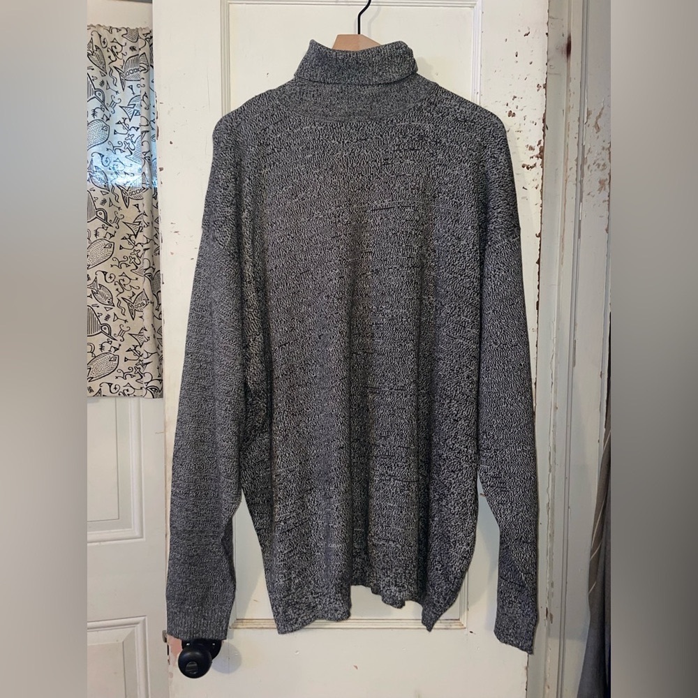 Men’s grey Gachu Turtle Neck